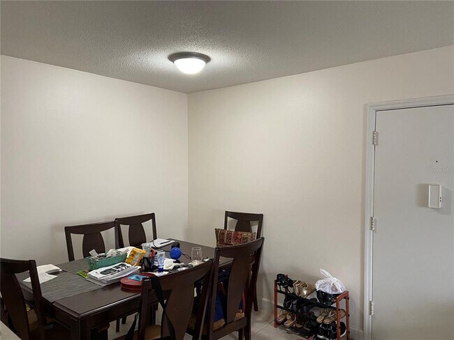 Building Photo - 1700 SW 16th Ct