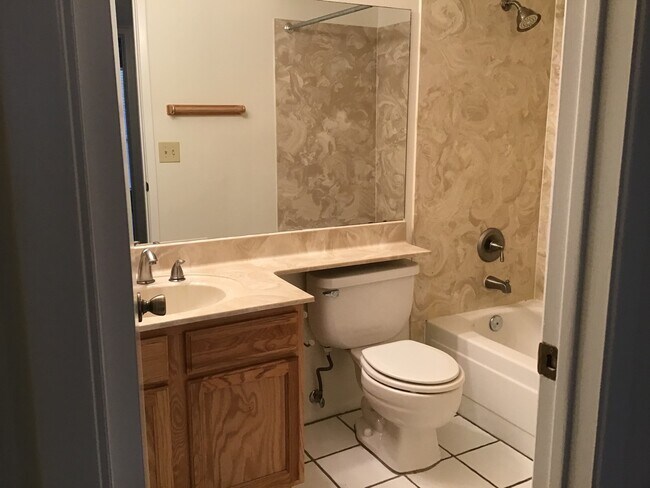 Building Photo - Comfortable 3-Bed, 2-Bath Home in Glendale!