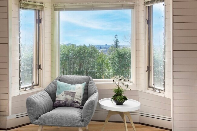 Building Photo - 56 Colbourne Crescent