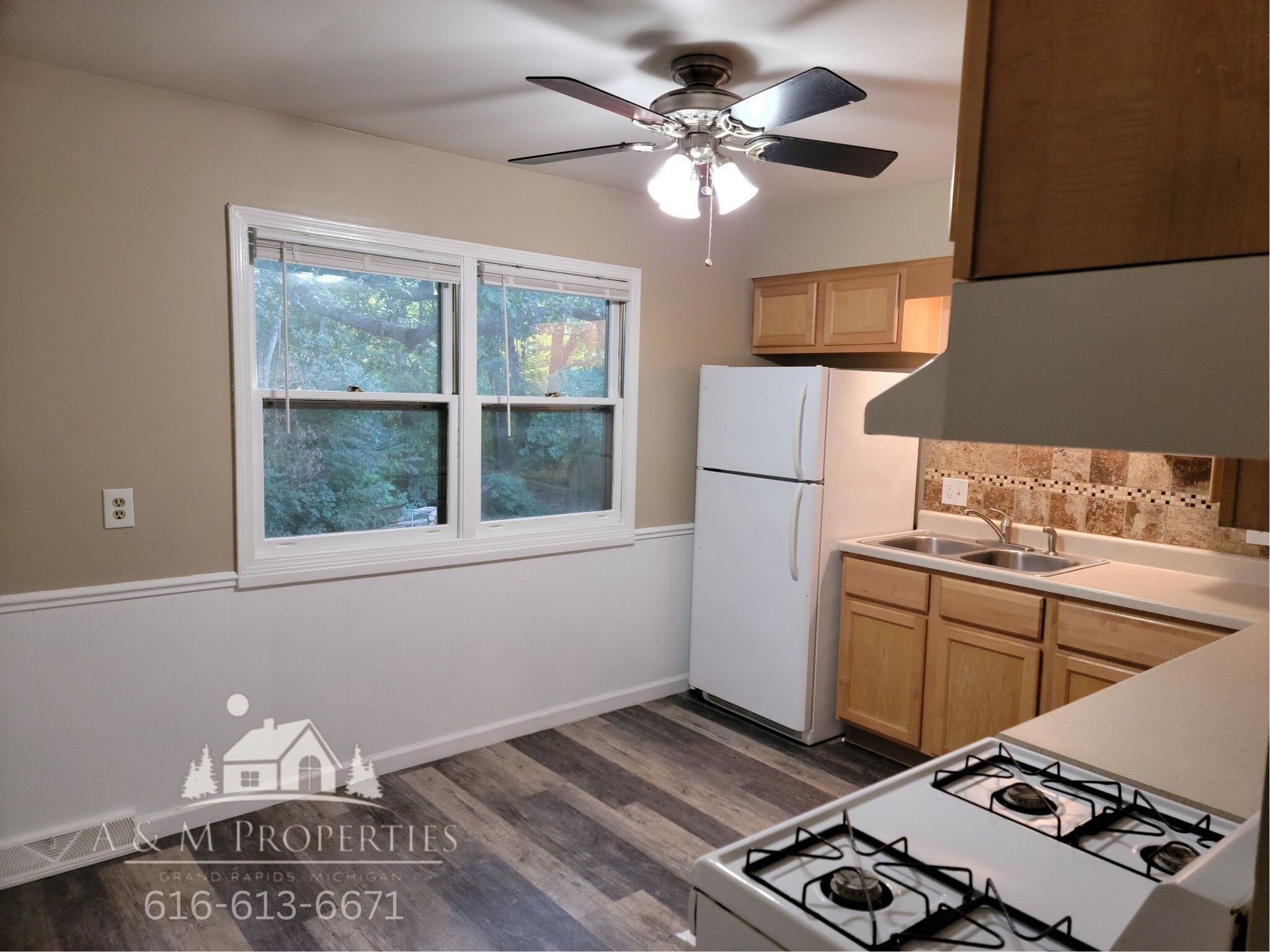 Building Photo - 5809 Christie Ave SE