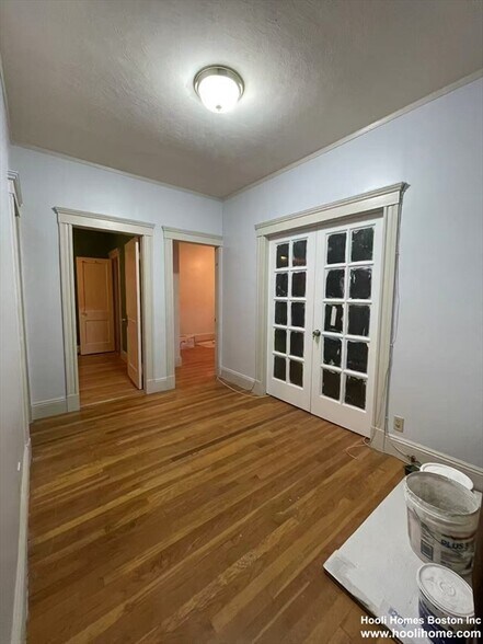 Building Photo - 153 Strathmore Rd