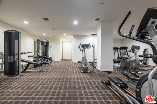 Building Photo - 625 S Berendo St