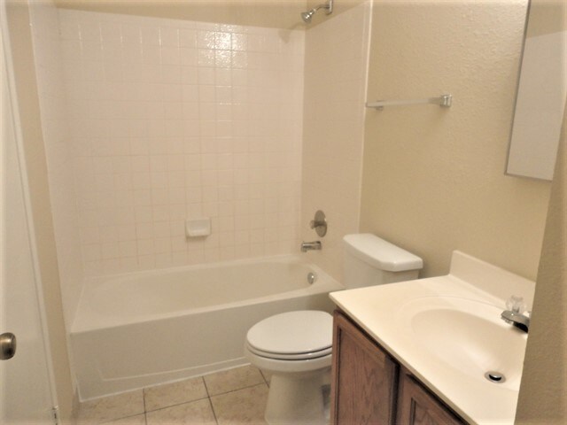 Building Photo - 4914 Dovefield Dr