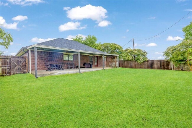 Building Photo - 3209 Blue Wing Dr