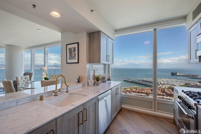 Building Photo - 401 Harrison St