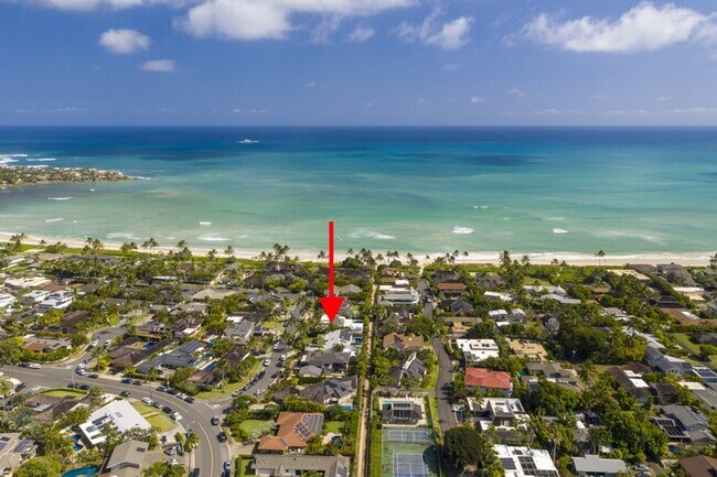 Building Photo - Elegant Home w/ Private Beach Access, Pool...