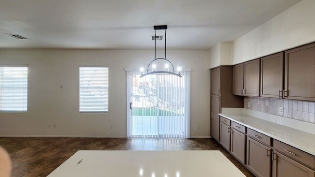 Building Photo - 9452 Plover Falls Ave