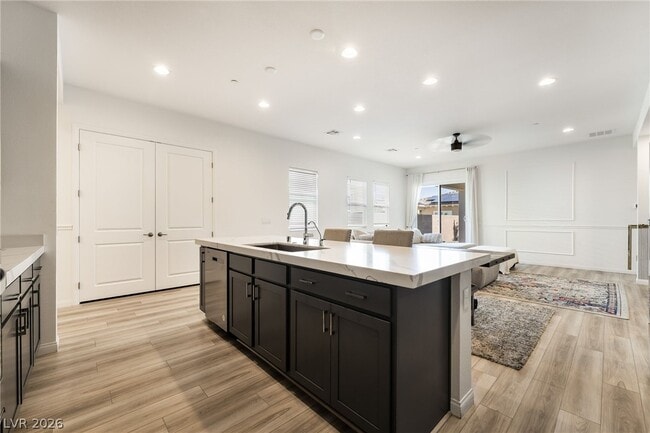 Building Photo - 110 Ibiza Lk Dr