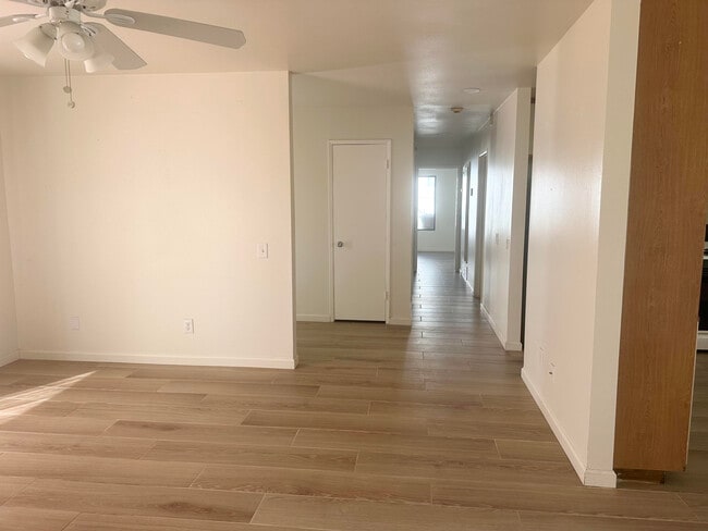 Building Photo - 43548 Virginia Ave