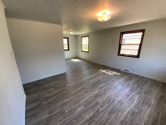 Building Photo - 921 Martin St