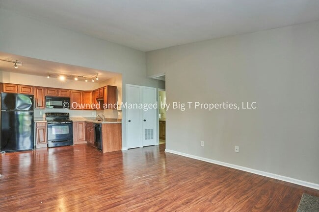 Building Photo - 1bd/1ba in Cluster of Woodlawn Alexandria