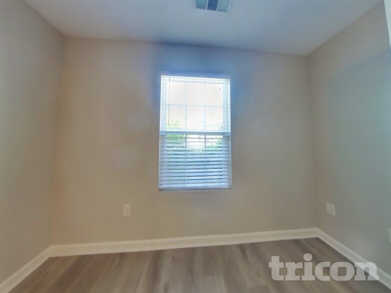 Building Photo - 27 Pleasant Forest Dr