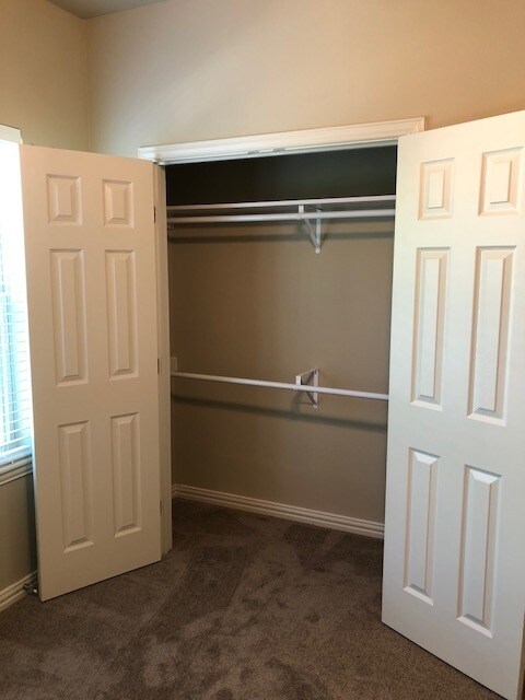 Building Photo - ***4 Bedroom, 2.5 Bath Townhouse**** Walking distances to UNT****