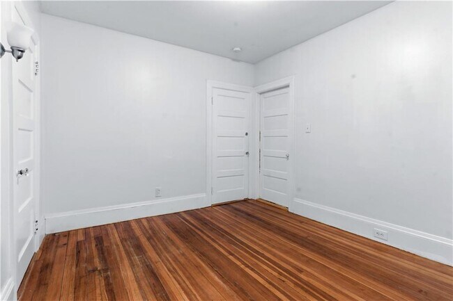 Building Photo - 63 Park Ave