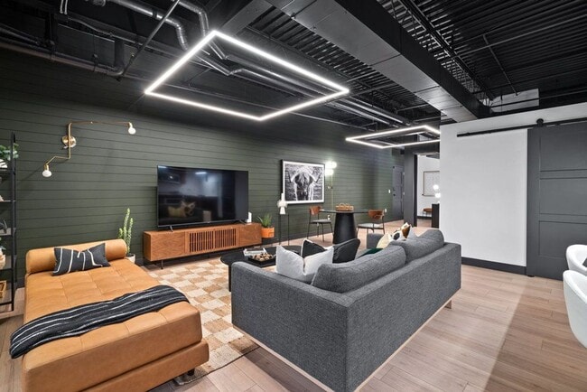 Building Photo - Stunning Fully Furnished Condo in Downtown...