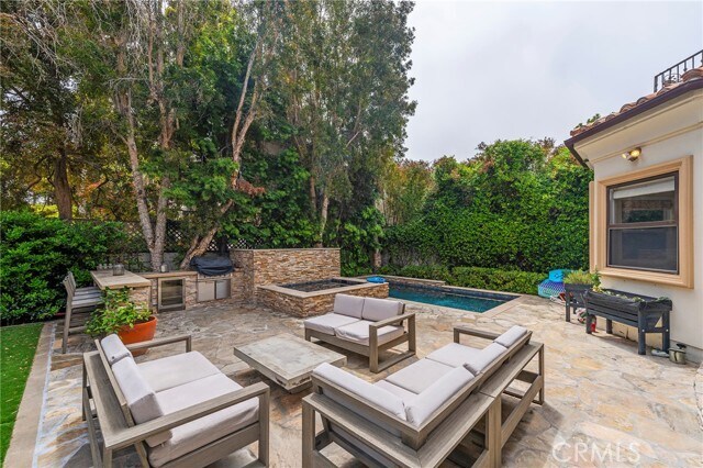 Building Photo - 880 11th St