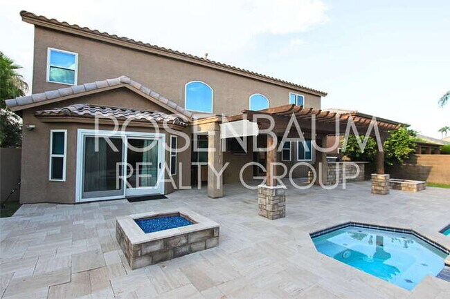 Building Photo - Stunning 4-bedrooms, 3.5 baths home with a...