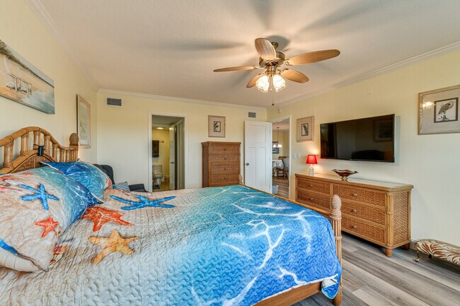 Building Photo - 12112 44th Ave W