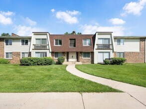 Building Photo - 3018 Roberts Dr