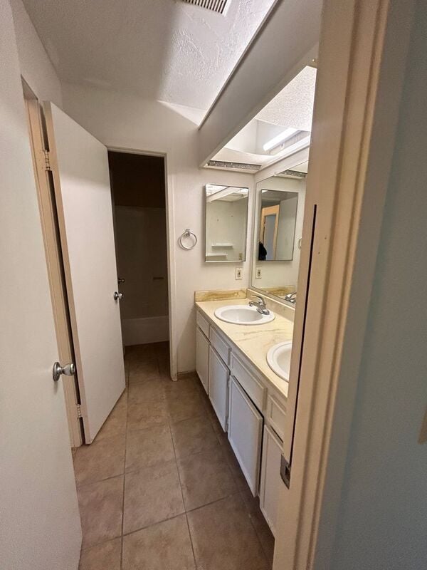 Building Photo - 10546 Kerrigan Ct