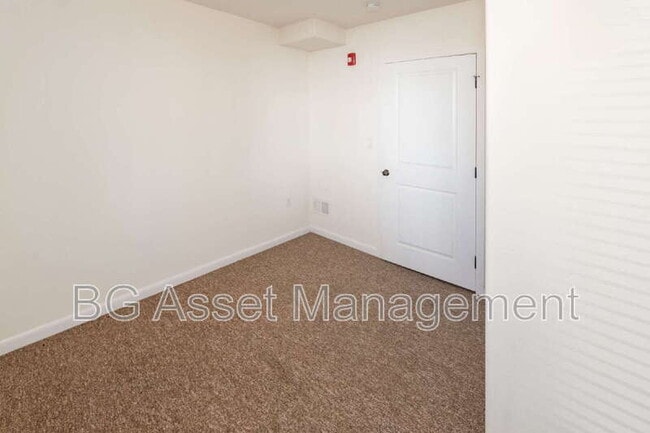 Building Photo - 1459 MacArthur Blvd