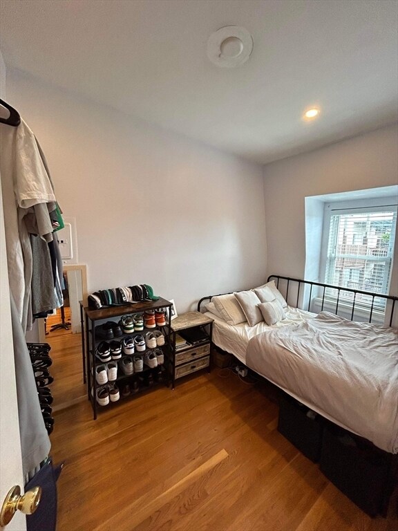 Building Photo - 4 Viking St