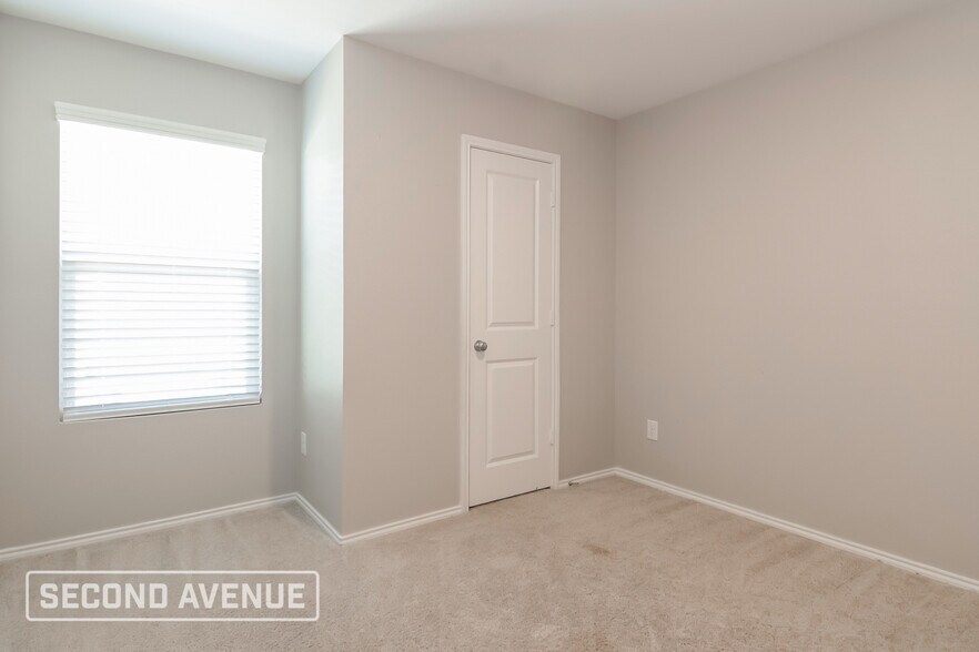 Building Photo - 6088 Determine Ln