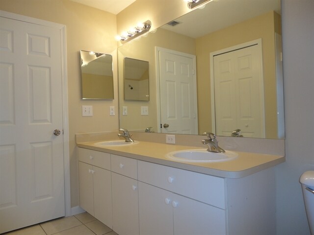 Building Photo - 2820 Prairie Iris Dr