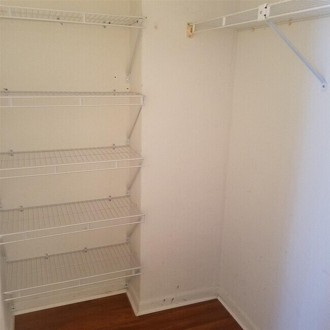 Building Photo - 1300 NE Miami Gardens Dr