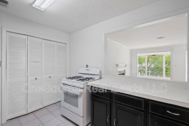 Building Photo - 1709 Augusta Dr