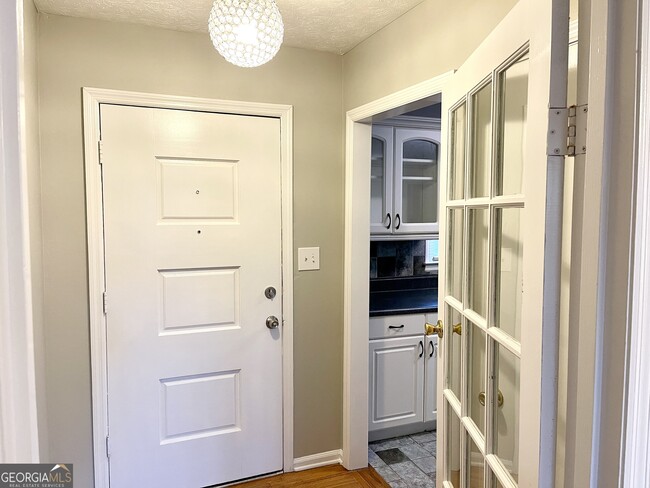 Building Photo - 3305 Spring Creek Dr SE