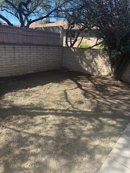 Building Photo - 450 Via Lechuza