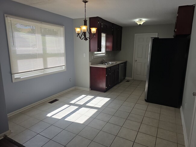 Building Photo - 131 Carnegie Loop