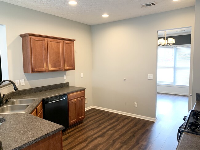 Building Photo - 406 Pepperbush Bend