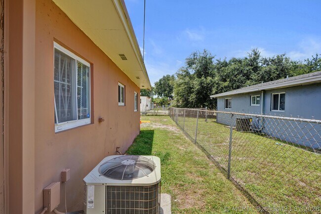 Building Photo - 2147 NW 100th St