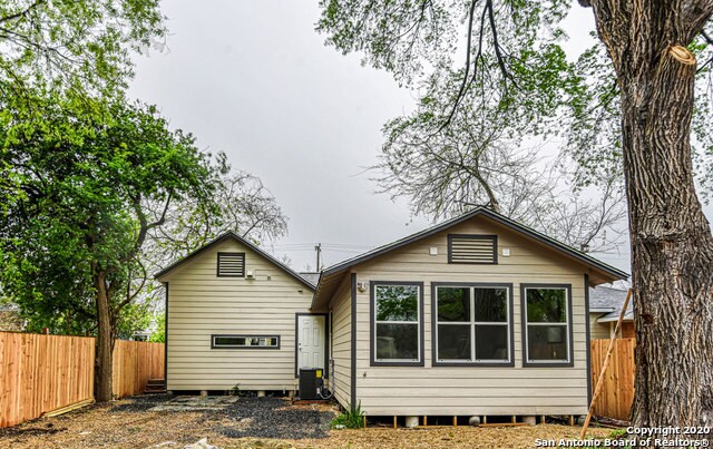 Building Photo - 212 Lowell St