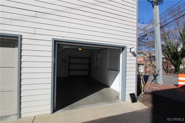 Building Photo - 219 N 19th St