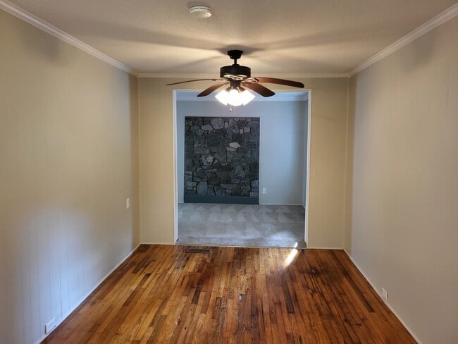 Building Photo - 158 Shurley St