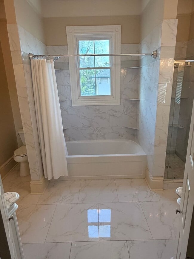 Building Photo - Gorgeous Two Story 3BD/2.5BA w/ Private Fenced in Backyard