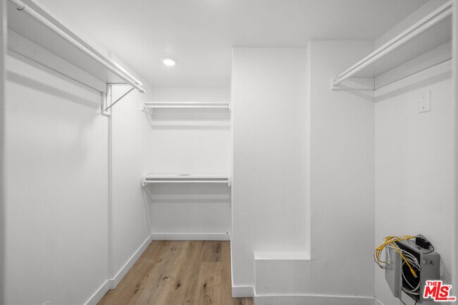 Building Photo - 1650 S Bentley Ave