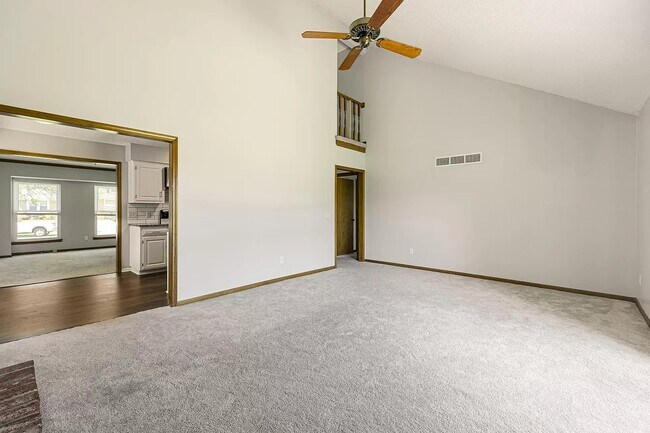 Building Photo - 10636 W 115th St