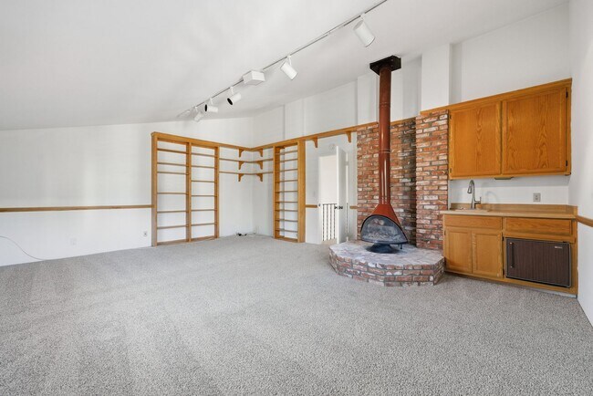 Building Photo - Rare Free-Standing Bluffs Z Plan – Largest...