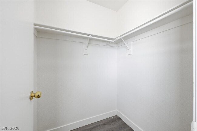 Building Photo - 808 Majestic Rock Cir