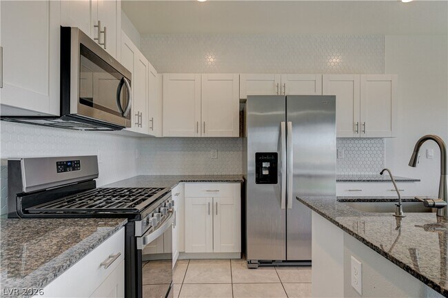 Building Photo - 386 Larksong Ave
