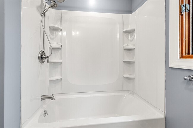 Building Photo - 206 Cardinal Ln