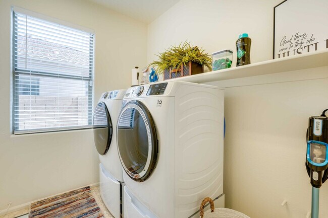 Building Photo - 17547 W Eugene Terrace