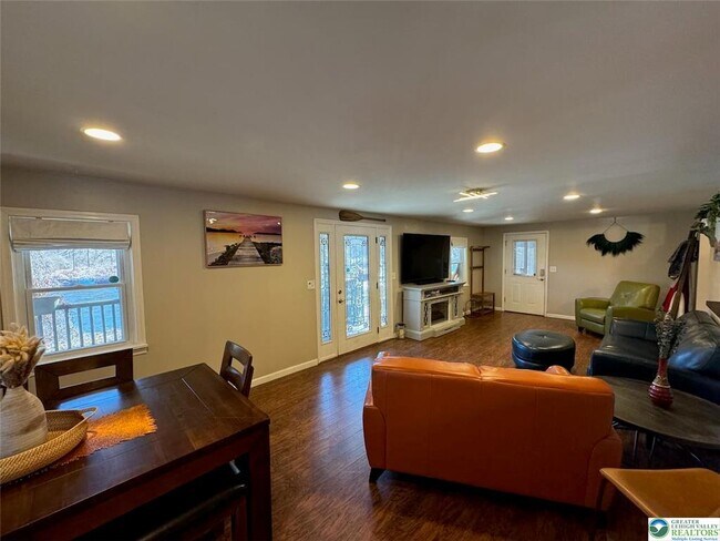 Building Photo - 312 Lehigh Dr