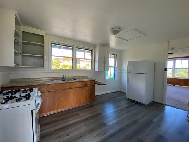 Building Photo - Classic 2-Bedroom Home in Hilo – Convenien...