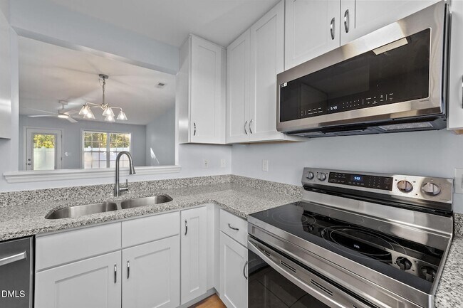 Building Photo - 225 Woodson Dr