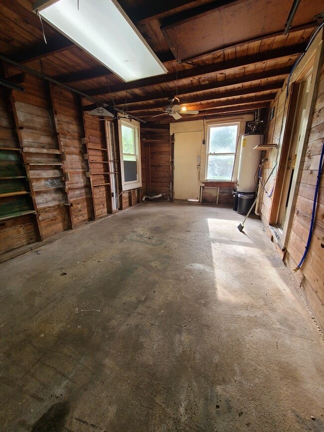 Building Photo - 2930 S Donnybrook Ave